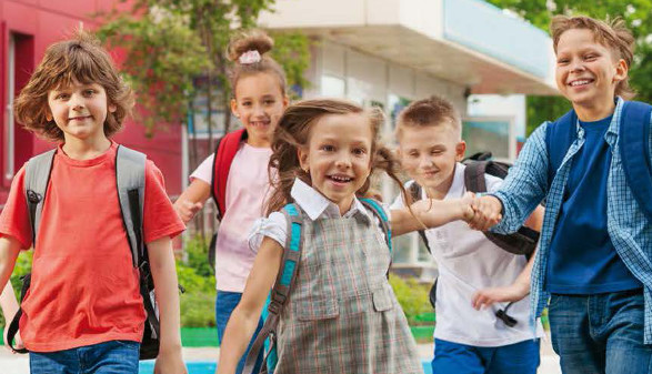 Schüler/-innen © SerrNovik, - Schüler/-innen © SerrNovik, -