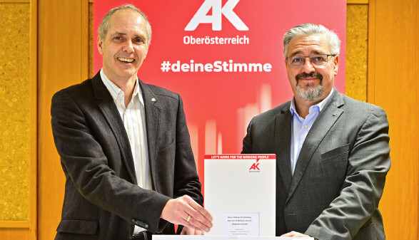 Mag. Wolfgang Schwarz (Leiter der AK-Bezirksstelle Schärding) und Andreas Stangl (AK-Präsident)