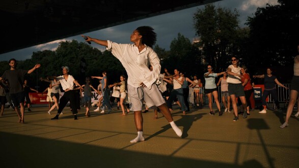Public Moves Linz mit Isabell Lewis
