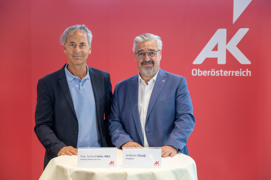 AK-Pr&auml;sident Andreas Stangl und der Leiter der Abteilung Bildung und Kultur der AK O&Ouml; Mag. Gerhard Hofer, MBA