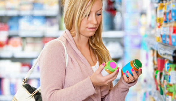 Frau beim Einkaufen © Tyler Olson, fotolia.com