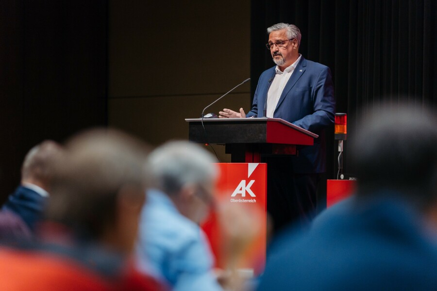 Andreas Stangl, Pr&auml;sident der Arbeiterkammer O&Ouml;, bei seiner Rede im Rahmen der Vollversammlung