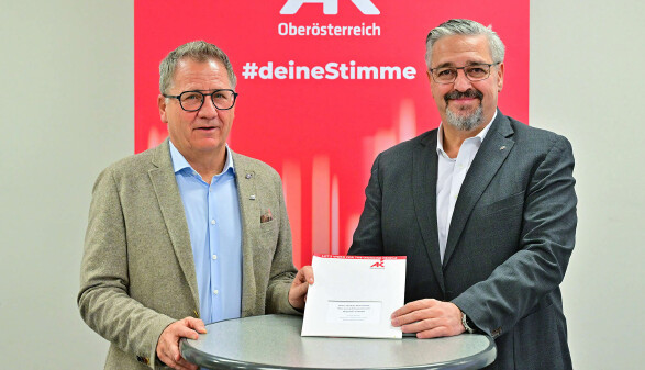 Klaus Riegler (AK-Bezirksstellenleiter Freistadt) und Andreas Stangl (AK-Präsident)