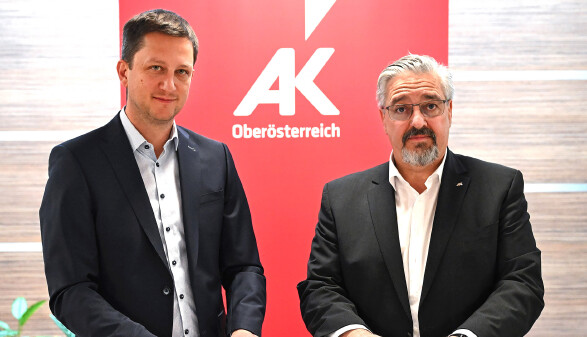 Mag. Michael Weidinger (Leiter der AK-Bezirksstelle V&ouml;cklabruck) und Andreas Stangl (AK-Pr&auml;sident)