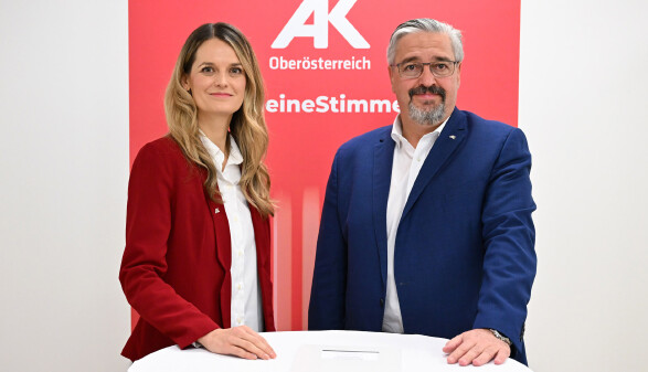 AK-Bezirksstellenleiterin Mag. Karin Brandmayer und AK-Präsident Andreas Stangl