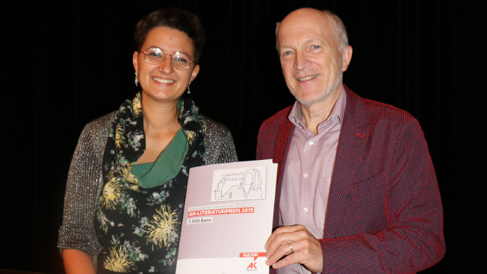 Jurypreis-Gewinnerin Marie Luise Lehner mit AK-Direktor Josef Moser © -, Arbeiterkammer Oberösterreich Jurypreis-Gewinnerin Marie Luise Lehner mit AK-Direktor Josef Moser © -, Arbeiterkammer Oberösterreich