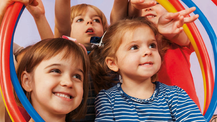 Kinderbetreuung in den oö. Bezirken © -, AK Oberösterreich Kinderbetreuungsatlas 2017 © -, AK Oberösterreich