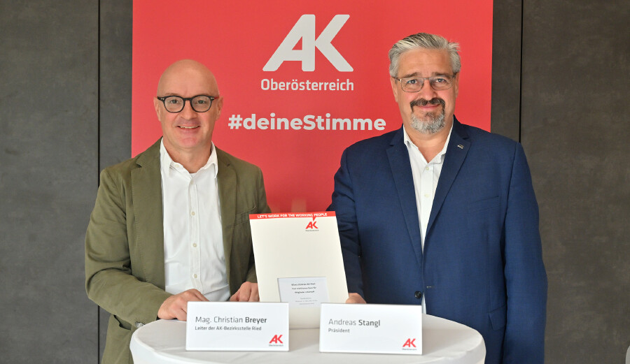 Mag. Christian Breyer (AK-Bezirksstellenleiter Ried) und Andreas Stangl (AK-Präsident)