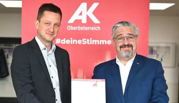 Mag. Michael Weidinger (Leiter der AK-Bezirksstelle Vöcklabruck) und Andreas Stangl (AK-Präsident)