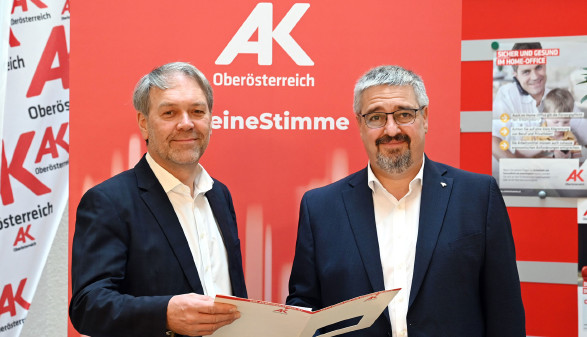 Mag. Gerhard Klinger, MBL (links), Leiter AK-Bezirksstelle Steyr und Andreas Stangl, AK-Präsident