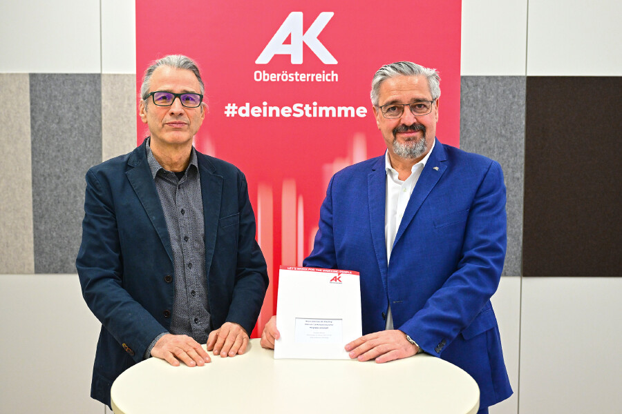 Dr. Werner Wagnest (AK-Bezirksstellenleiter Eferding) und Andreas Stangl (AK-Präsident)