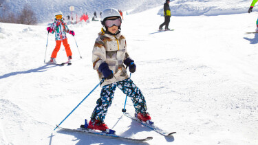 Kinder auf der Skipiste