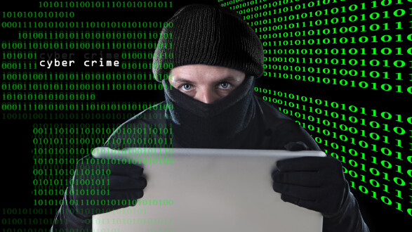 Cybercrime - Mann stiehlt Laptop © Wordleycalvostock, stock.adobe.com Cybercrime - Mann stiehlt Laptop