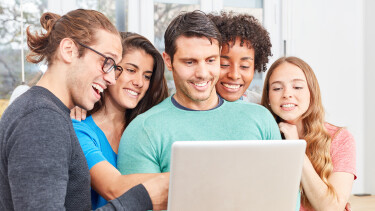 Lehrkräfte prüfen Angebot der Unterrichtsgestaltung