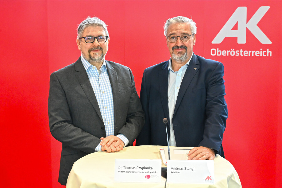 Dr. Thomas Czypionka (Leiter Gesundheitssysteme und -politik) und Andreas Stangl (AK-Pr&auml;sident)
