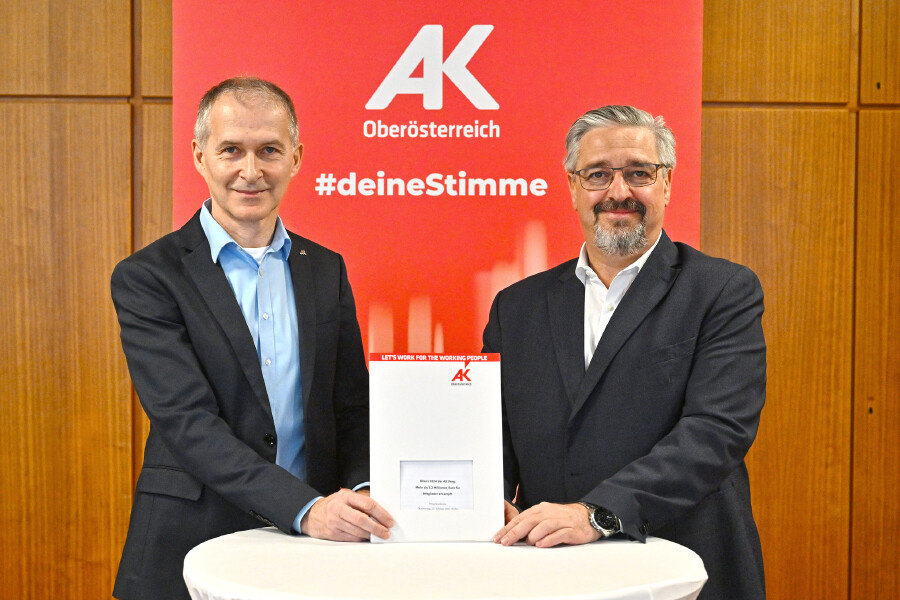 Dr. Kurt Punzenberger (AK-Bezirksstellenleiter Perg) und Andreas Stangl (AK-Präsident)