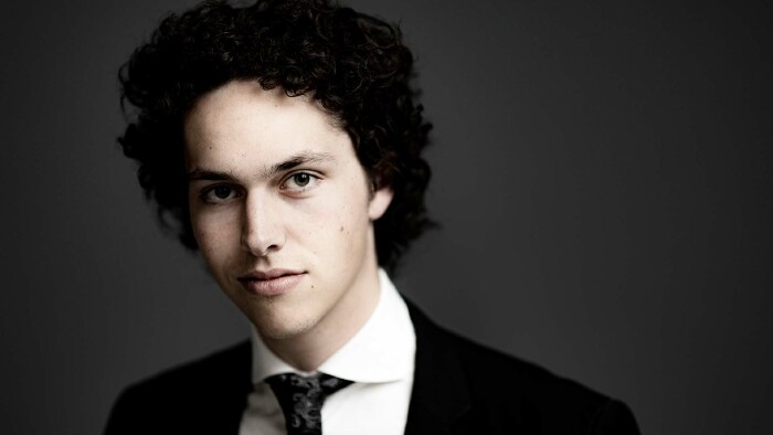 Solist Nikola Meeuwsen (Klavier)