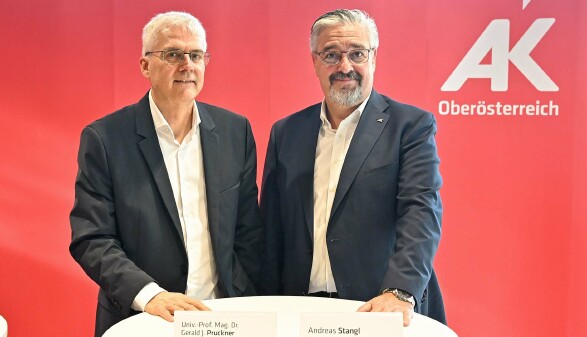 AK-Präsident Andreas Stangl und Univ.-Prof. Mag. Dr. Gerald J. Pruckner, Leiter der Abt. für Gesundheitsökonomie und Dekan der Sozial- und Wirtschaftswissenschaftl. Fakultät, Johannes Kepler Universität Linz