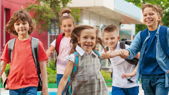 Schüler/-innen © SerrNovik, - Schüler/-innen © SerrNovik, -