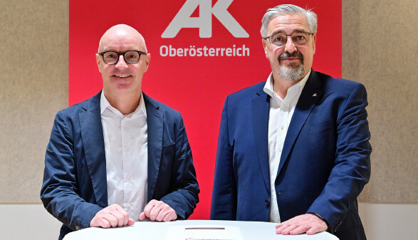 Mag. Christian Breyer (AK-Bezirksstellenleiter Ried) und Andreas Stangl (AK-Pr&auml;sident)
