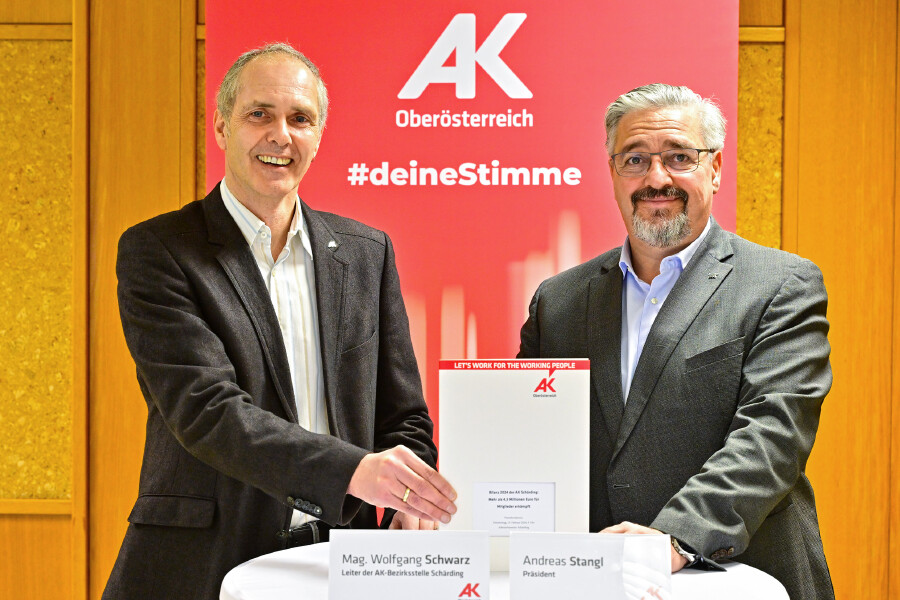 Mag. Wolfgang Schwarz (Leiter der AK-Bezirksstelle Schärding) und Andreas Stangl (AK-Präsident)