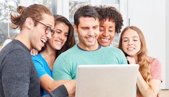 Lehrkräfte prüfen Angebot der Unterrichtsgestaltung