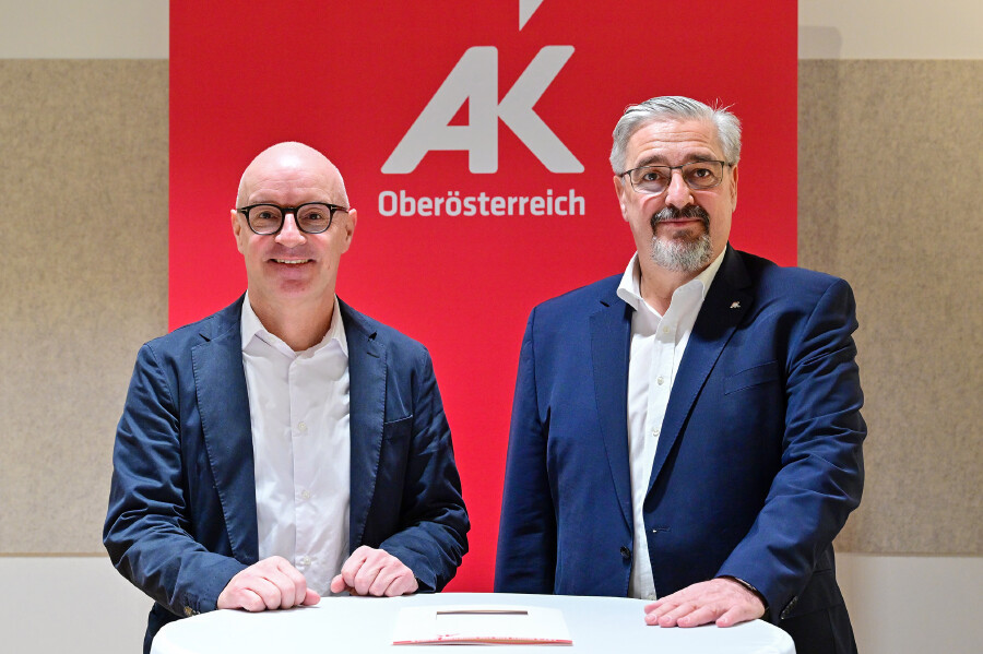 Mag. Christian Breyer (AK-Bezirksstellenleiter Ried) und Andreas Stangl (AK-Pr&auml;sident)