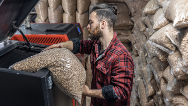 Pelletslieferung &copy; puhimec, adobe.stock.com