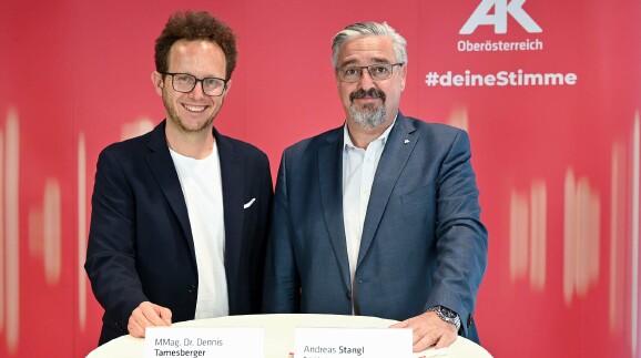 MMag. Dr. Dennis Tamesberger (Abteilung Wirtschafts-, Sozial- und Gesellschaftspolitik) und Andreas Stangl (AK-Präsident)