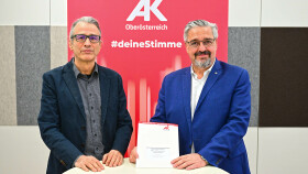 Dr. Werner Wagnest (AK-Bezirksstellenleiter Eferding) und Andreas Stangl (AK-Präsident)