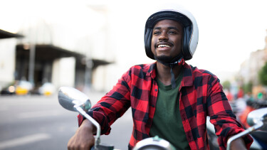 Mann auf Motorrad